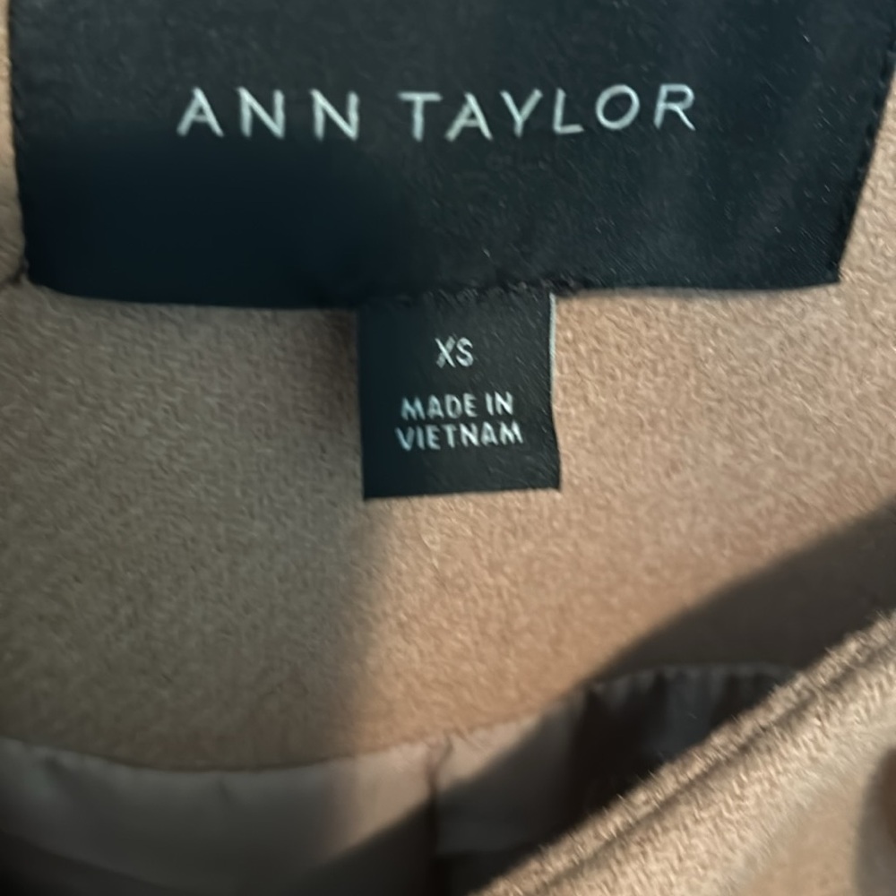 Long coat from Ann Taylor - Picture 3 of 7